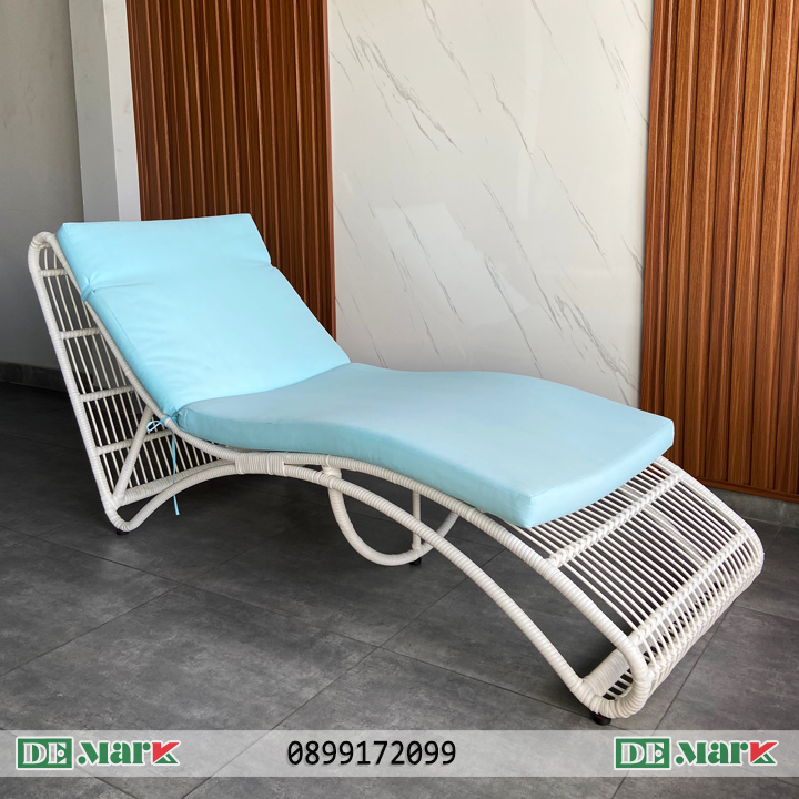 Giường Nằm Bể Bơi Mây Nhựa MT4A44