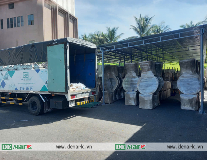 Ghế nữ hoàng nhựa giả mây