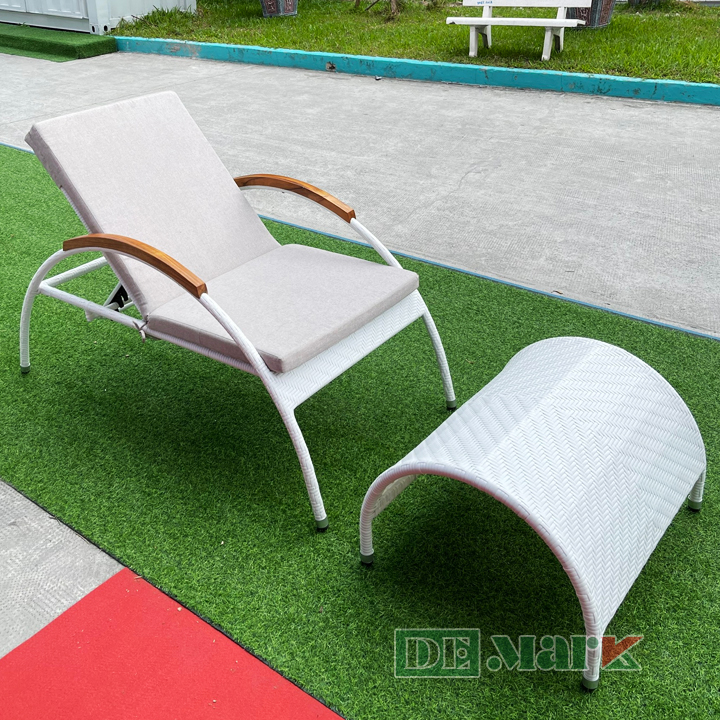 Ghế Hồ Bơi Nhựa Giả Mây MT434