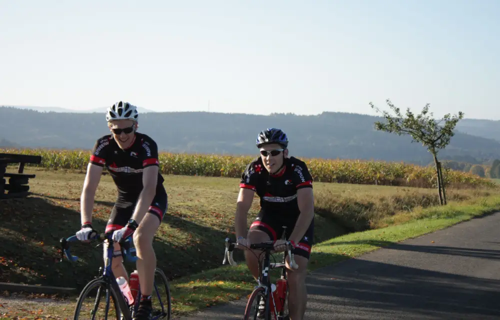 dap-xe-mot-tieng-mat-bao-nhieu-calo