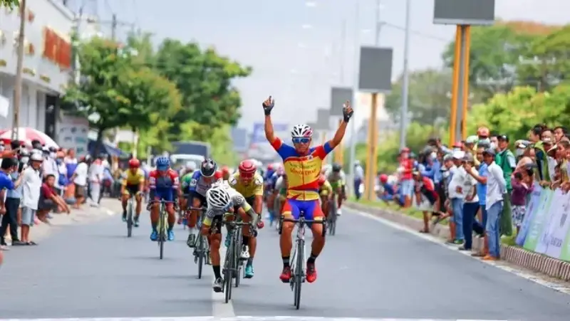 giai-dua-xe-dap-nam-ky-khoi-nghia-2023