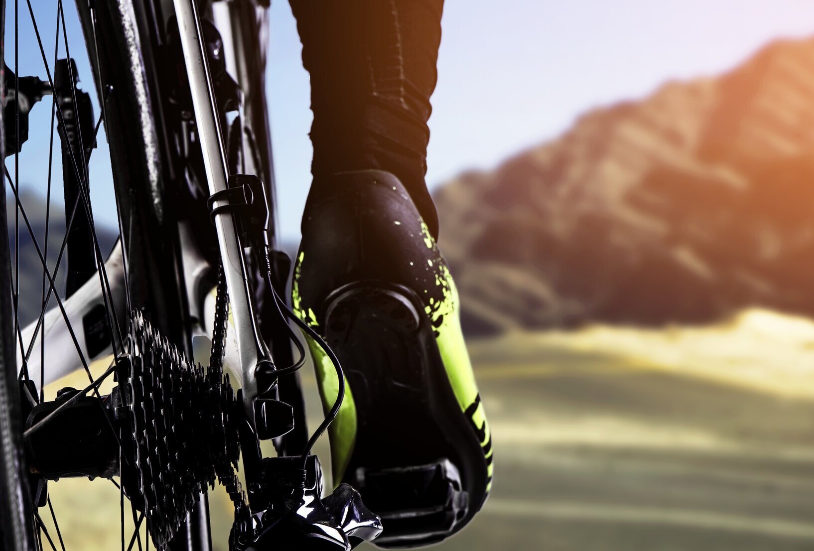 giay-di-xe-dap-luyen-tap-the-thao-hang-ngay