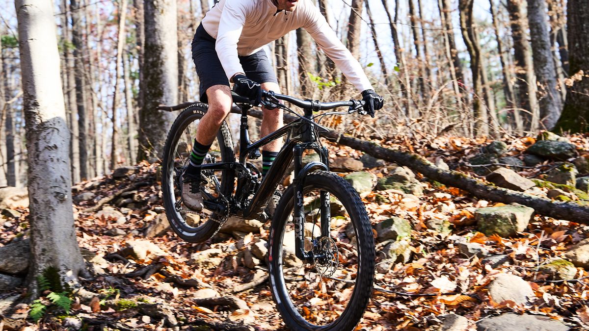 he-thong-giam-xoc-xe-dap-dia-hinh