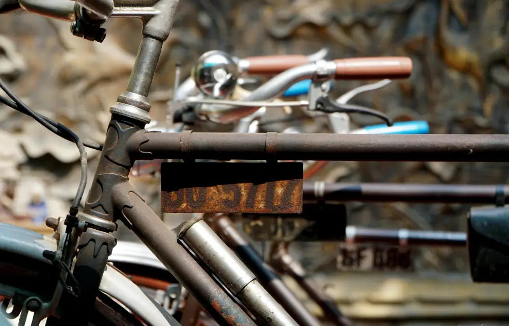 khung-xe-dap-xua-lam-bang-sat