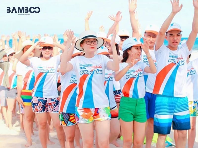 Áo thun cổ tròn cho màu hè năng động