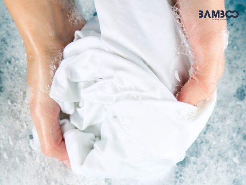 Quần áo từ vải cá sấu lục giác cần giặt nhẹ nhàng, phơi khô tự nhiên