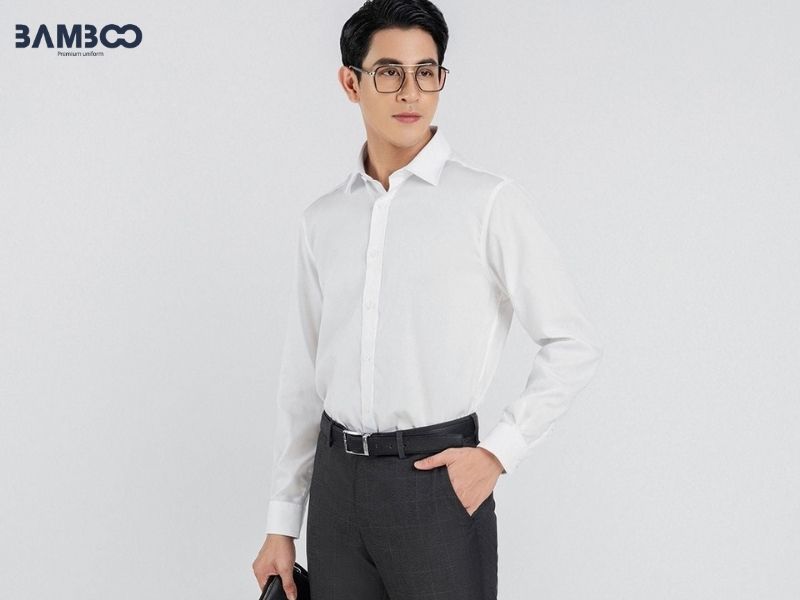 Form áo sơ mi Regular Fit