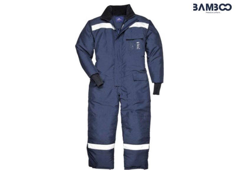 Quần áo kho lạnh đạt chuẩn cần giữ nhiệt tốt, chống ẩm, bền chắc và tiện dụng