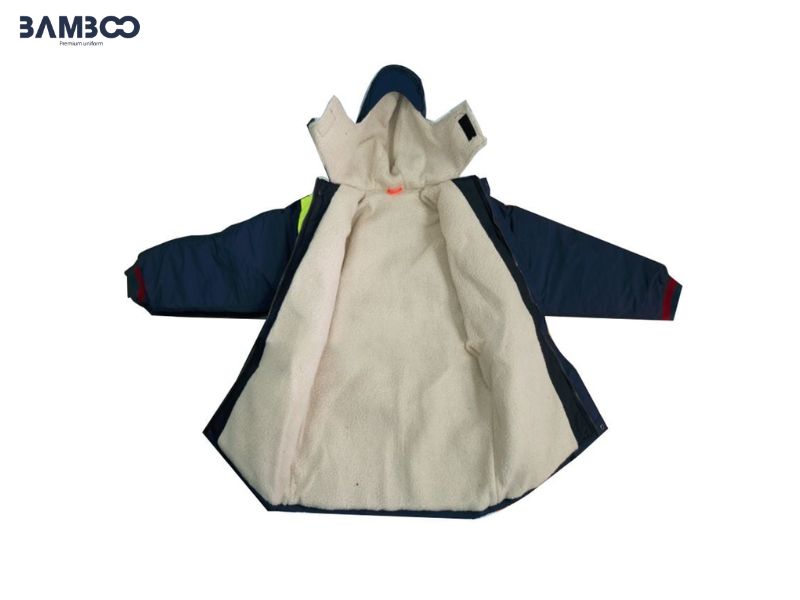 Quần áo bảo hộ kho lạnh gồm 3 lớp chống thấm, cách nhiệt và lót thoáng khí