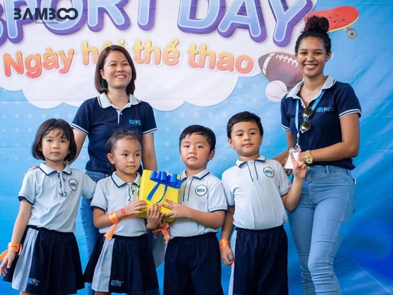 Chọn đối tác may đồng phục giáo viên trường mầm non uy tín, giá hợp lý