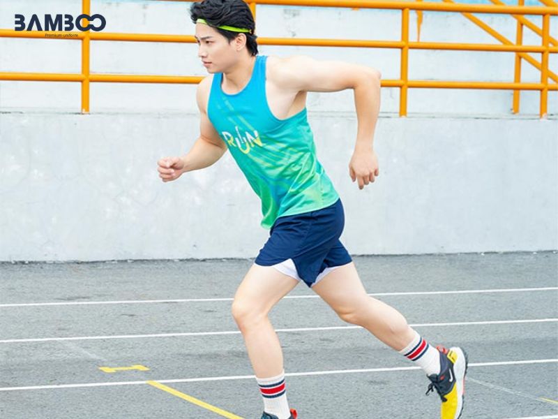 Chọn đồng phục Smart Tex nên kiểm tra vải, chọn size phù hợp, đường may chắc, bền, thoải mái