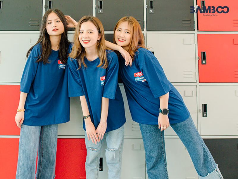 Đặc điểm chung của áo phông đồng phục gồm đa dạng kiểu dáng, thấm hút tốt và in ấn linh hoạt
