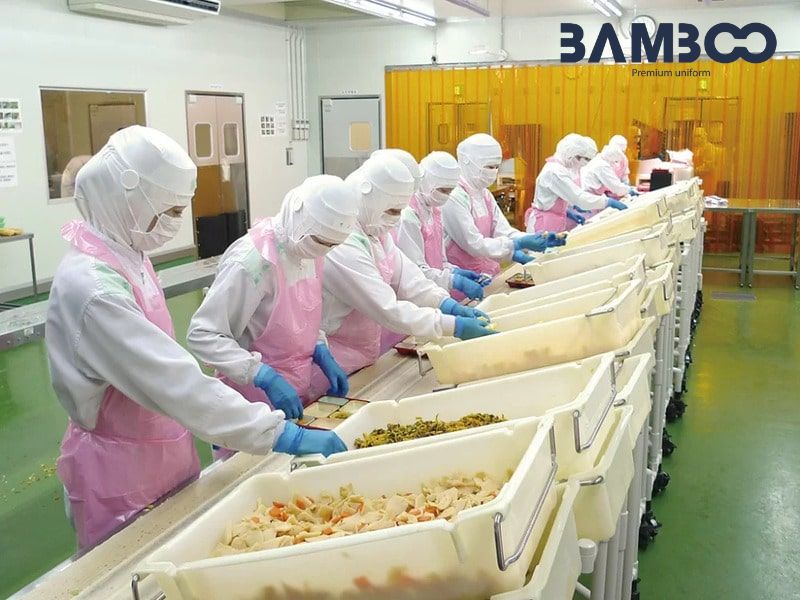 Các phụ kiện cần có trong bộ đồng phục công nhân thực phẩm
