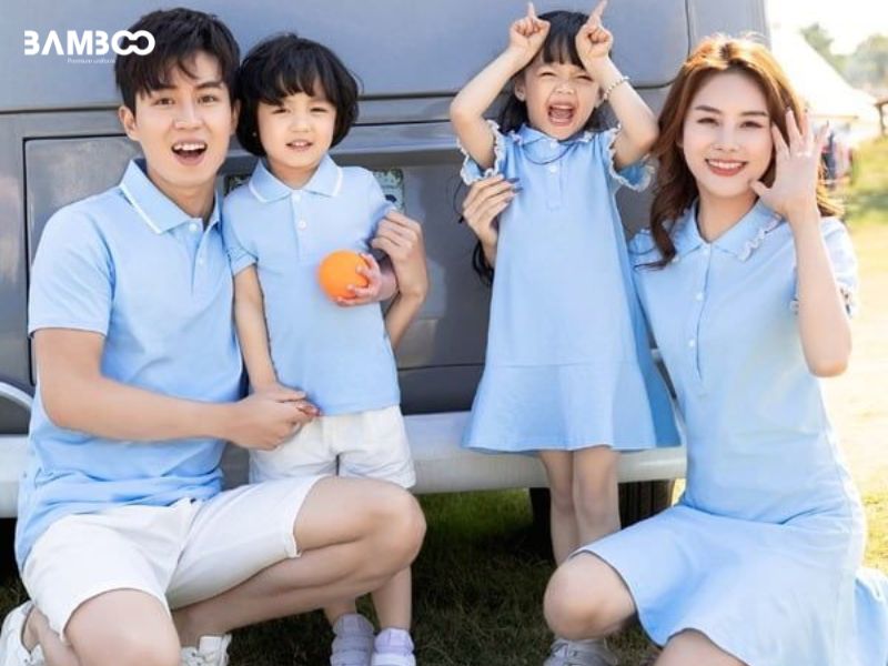 Đồng phục cho gia đình dễ phối và phù hợp với nhiều dịp như dã ngoại, du lịch, đi chơi hay tụ họp ngày Tết