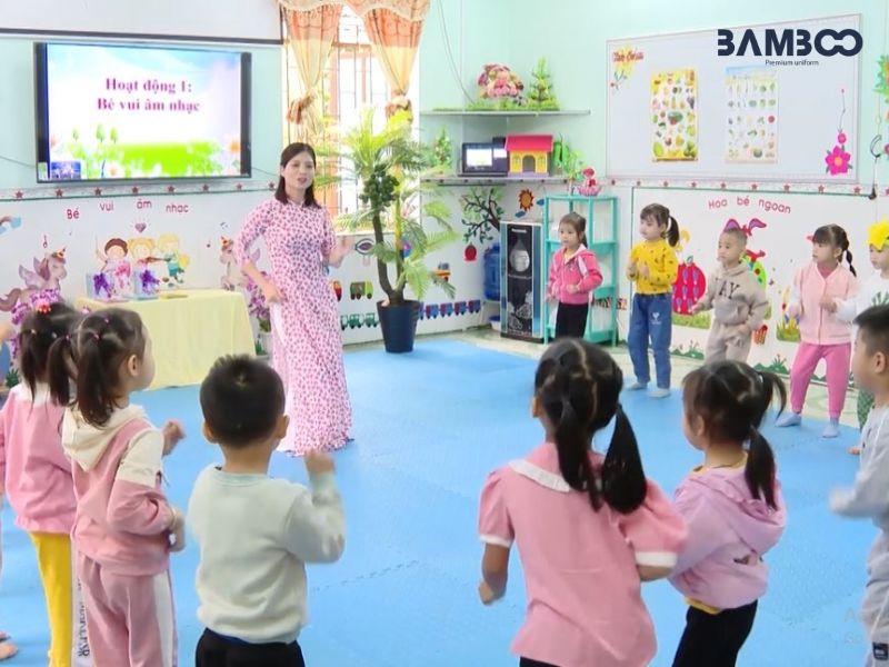 Đồng phục áo dài mang ý nghĩa truyền thống sâu sắc