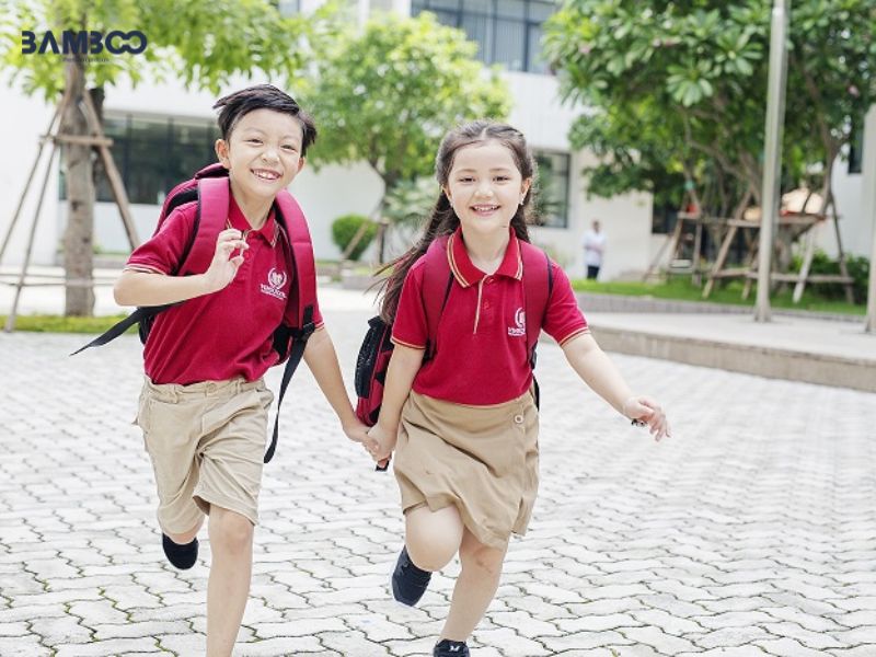 Áo polo + quần short kaki