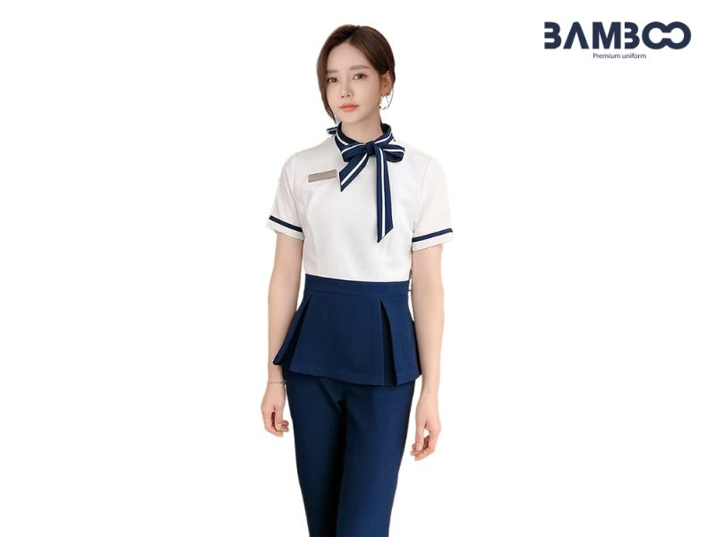 Đồng phục lễ tân spa giá 300.000–700.000 VNĐ/bộ, chú trọng form dáng và chất liệu cao cấp