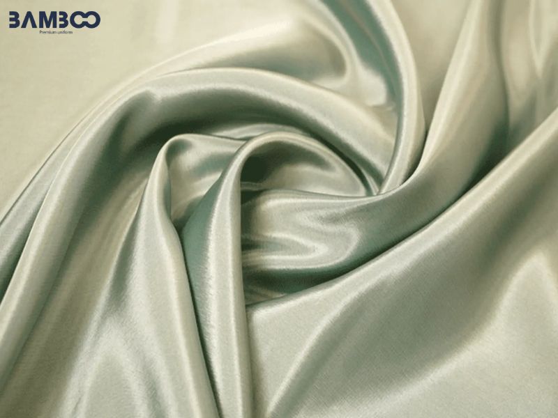 Vải lụa nguồn gốc thiên nhiên từ sợi tơ tằm, mềm mại, mát và sang trọng khi chạm vào