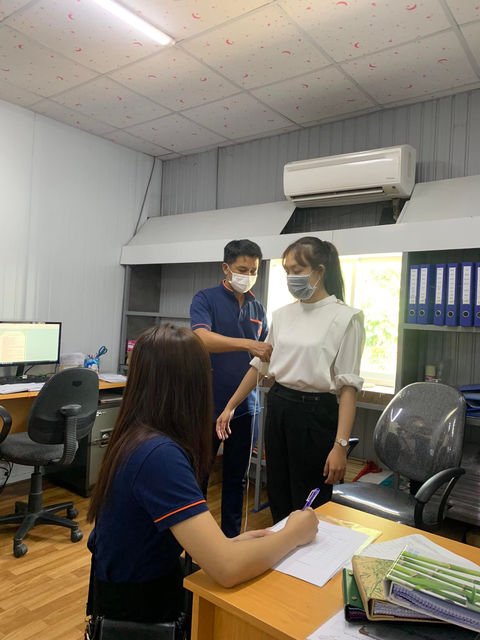 Lưu ý khi may đồng phục