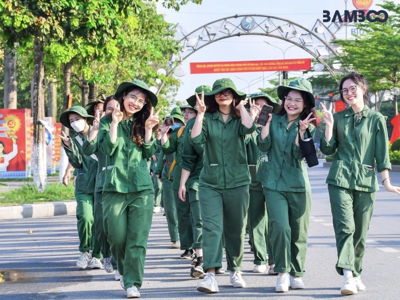 Khi chọn đồng phục học quân sự, cần đảm bảo vừa vặn, đúng quy định và có chất lượng tốt