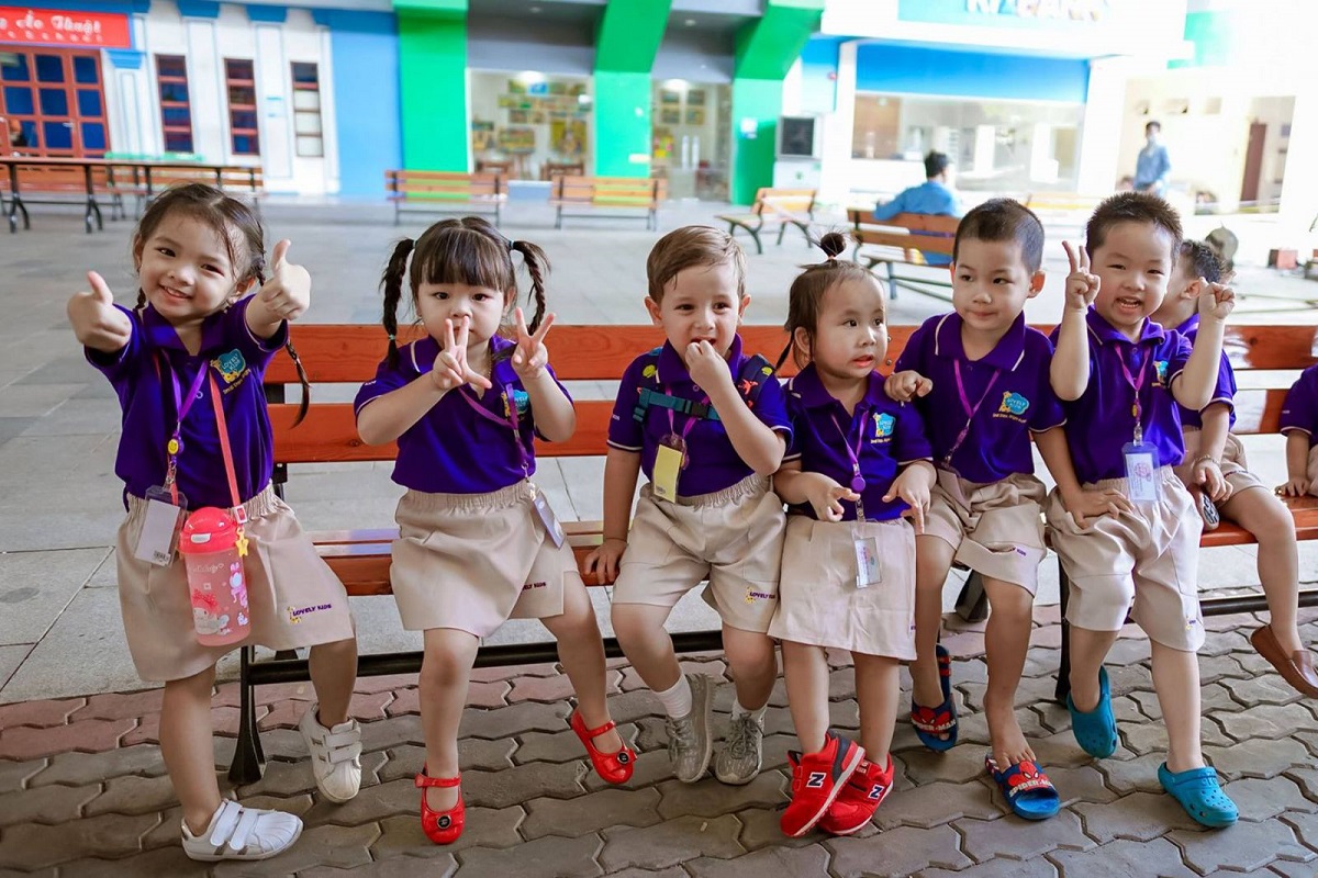 May áo thun đồng phục trẻ em cần lưu ý những gì