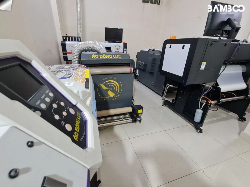 Cấu tạo máy in pet chuyển nhiệt gồm đầu phun và chất lượng bản in