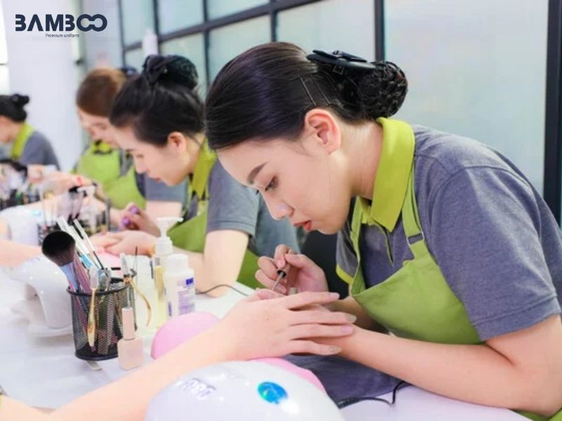Mẹo chọn đồng phục phù hợp cho các vị trí tiệm nail