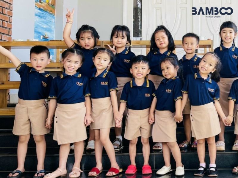 May đồng phục mầm non nên chọn chất liệu an toàn, thoải mái và màu sắc phù hợp