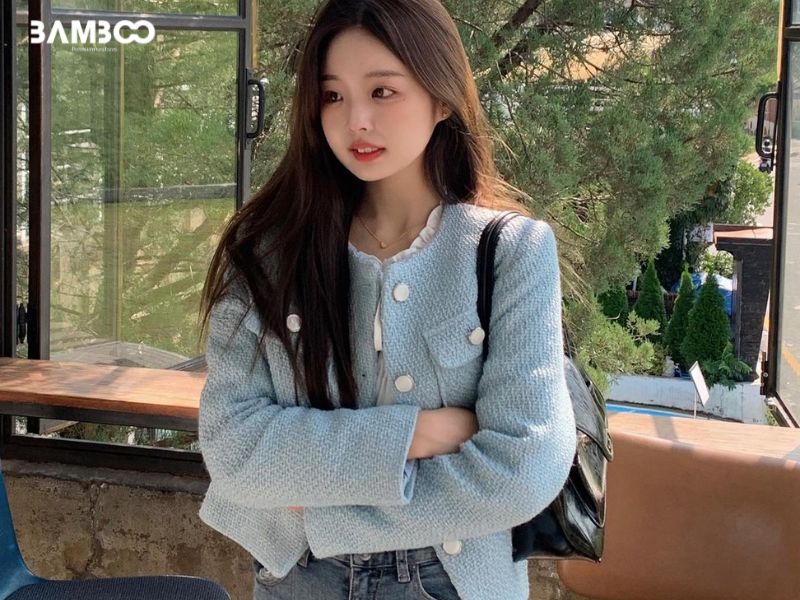 Phối đồ phong cách công sở Hàn Quốc với áo khoác dạ