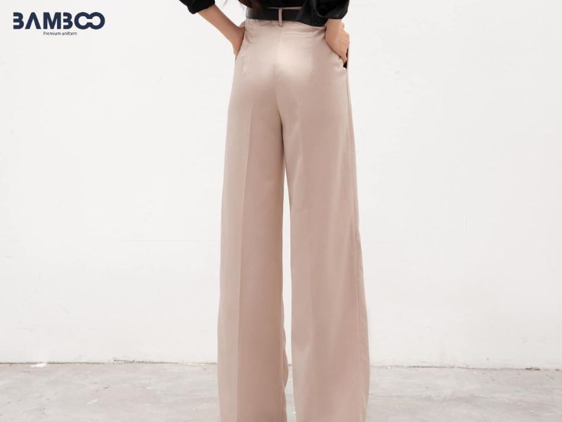 Quần lụa ống rộng cạp cao tôn lên vẻ thanh lịch