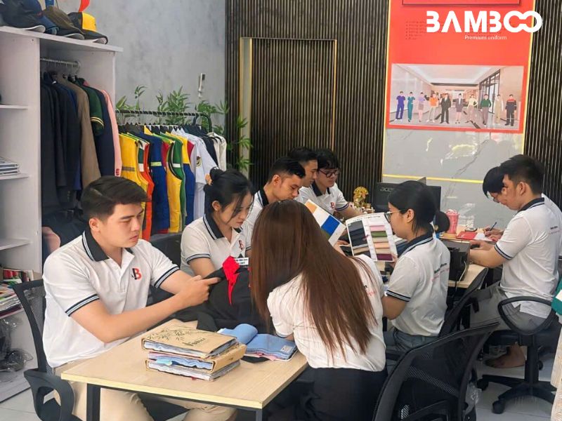 Quy trình may áo thun 24h gồm 7 bước gồm chốt yêu cầu, thiết kế, cắt vải, in, may, QC và giao hàng