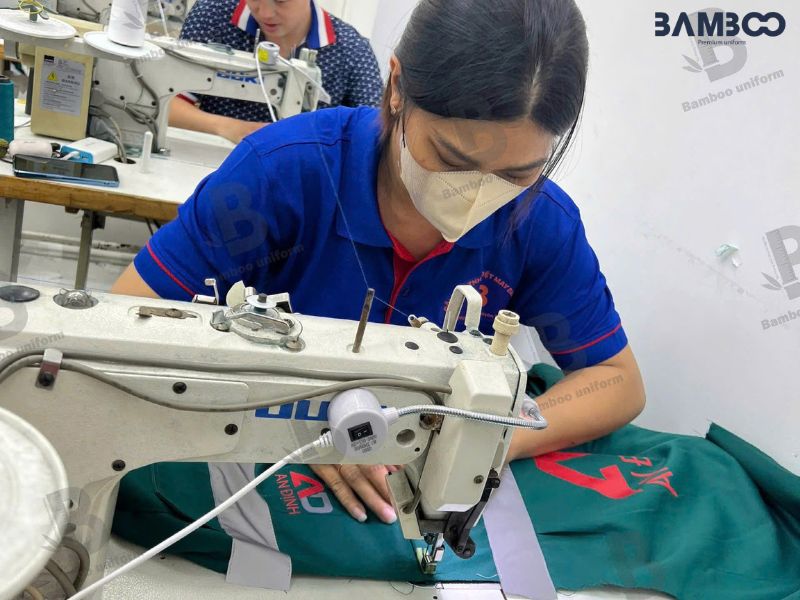 Bamboo Uniform vận hành hệ thống may áo thun đồng phục cao cấp, nghiêm ngặt và đồng bộ
