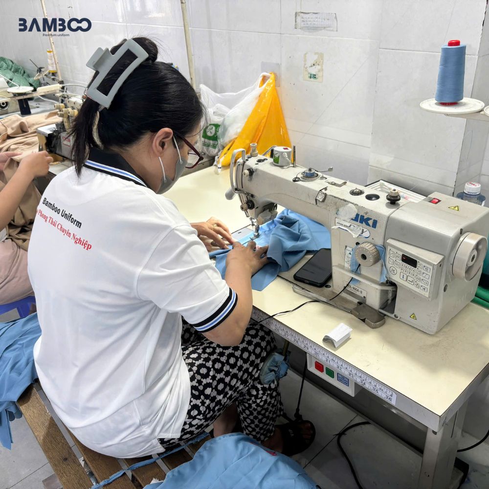 Bamboo Uniform may đồng phục áo khoác theo quy trình chuyên nghiệp