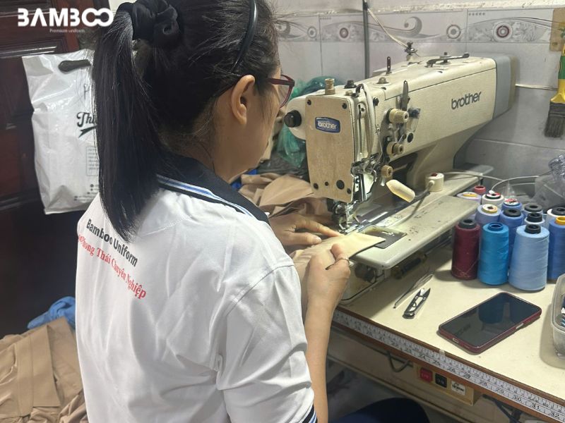 Bamboo Uniform thực hiện quy trình chuyên nghiệp khi may đồng phục nhân viên xăng dầu