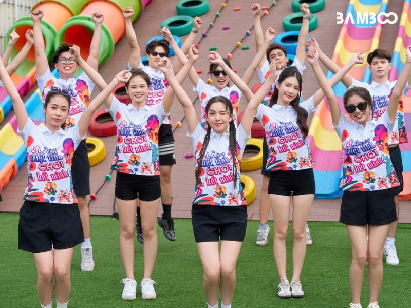 Đồng phục du lịch nhóm giúp gắn kết tinh thần, nổi bật cá tính và lưu giữ khoảnh khắc ý nghĩa