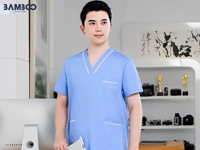 Trang phục dành cho hộ lý được quy định tỉ mỉ từ phom dáng đến bảng màu
