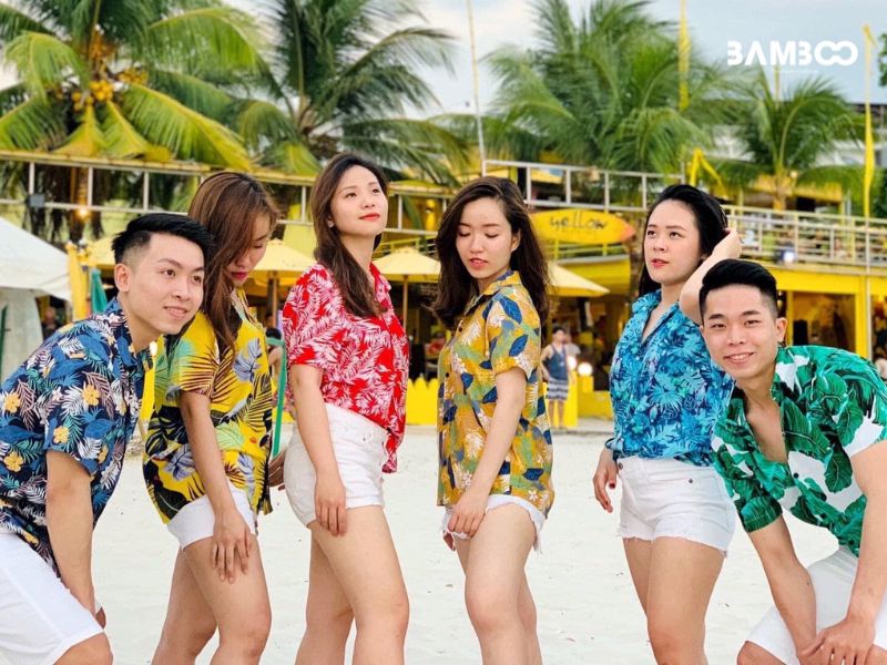 Áo sơ mi Hawaii phù hợp với các hoạt động ngoài trời như team building hay du lịch biển
