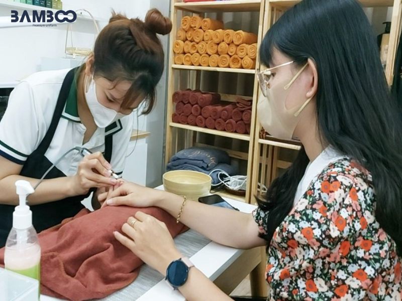 Xưởng may đồng phục tiệm nails đẹp, giá rẻ tại TPHCM