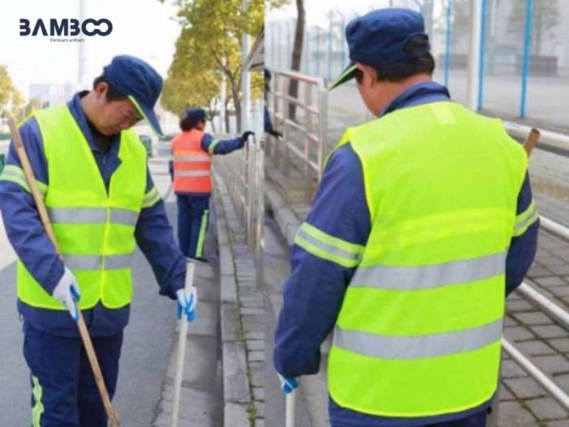 Đồng phục nhân viên vệ sinh giúp nâng cao nhận thức cộng đồng, góp phần cải thiện cảnh quan đô thị