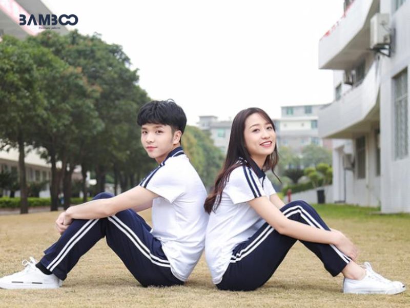 Đồng phục học sinh cấp 2 giúp các em thoải mái khi học tập, thể hiện sự thống nhất và gắn kết trong lớp