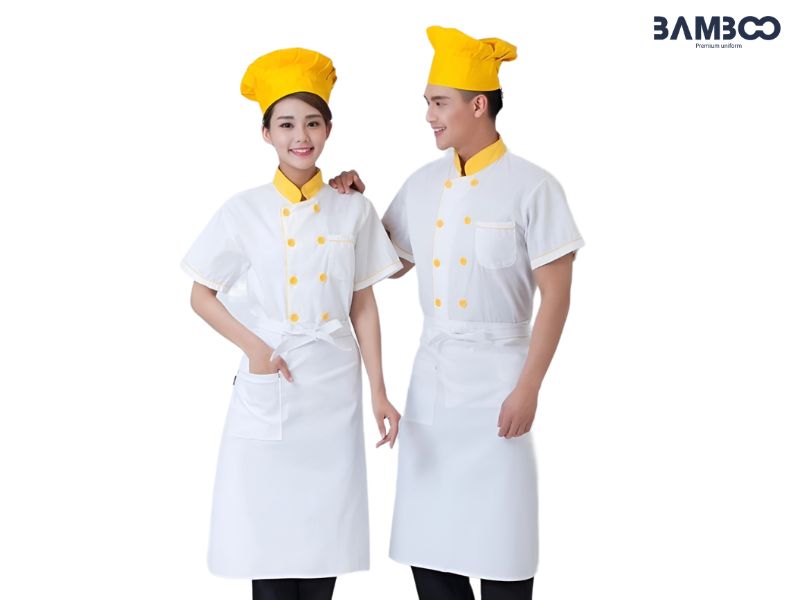 Áo bếp trắng phối viền vàng thiết kế hiện đại và năng động