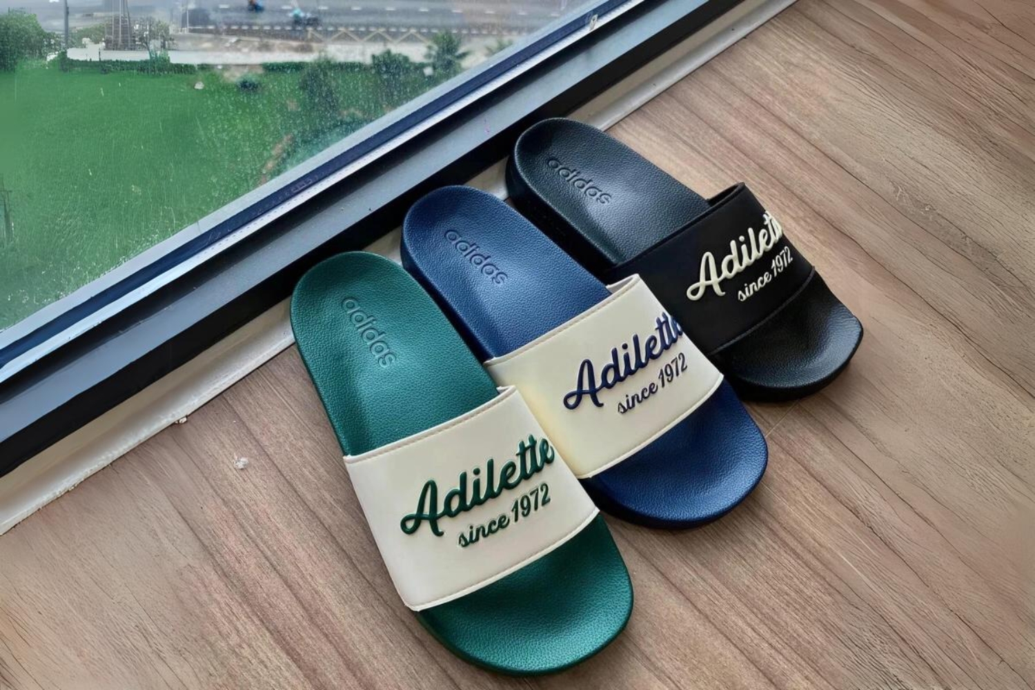 3 màu Adidas Adilette