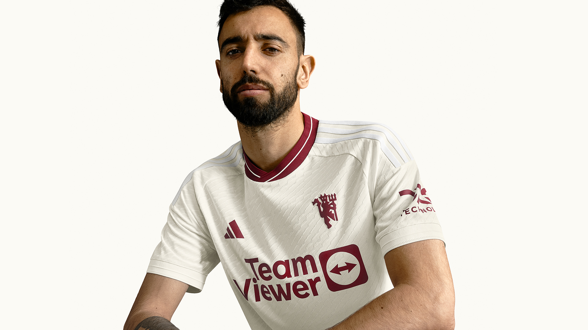 Bruno với áo đấu mới