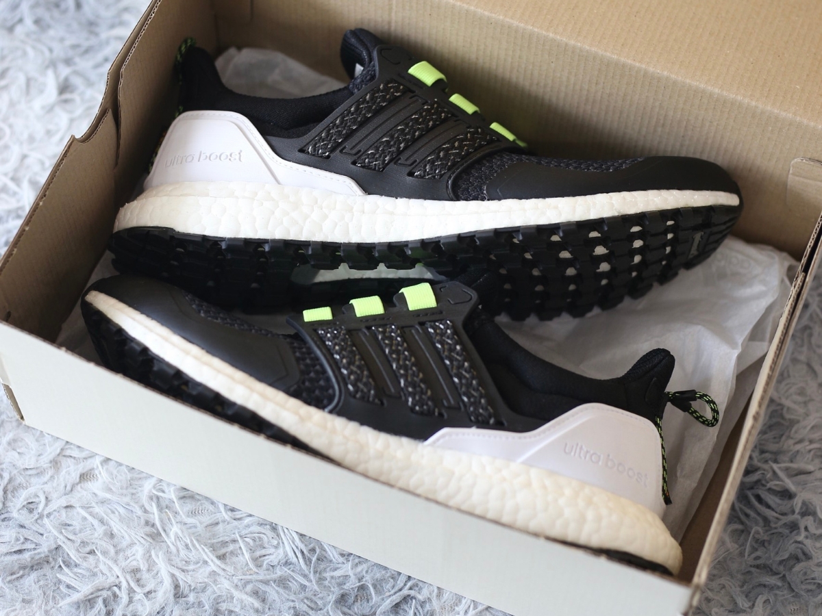 Ultraboost 1.0 Atr Và Hộp Sàn Phẩm