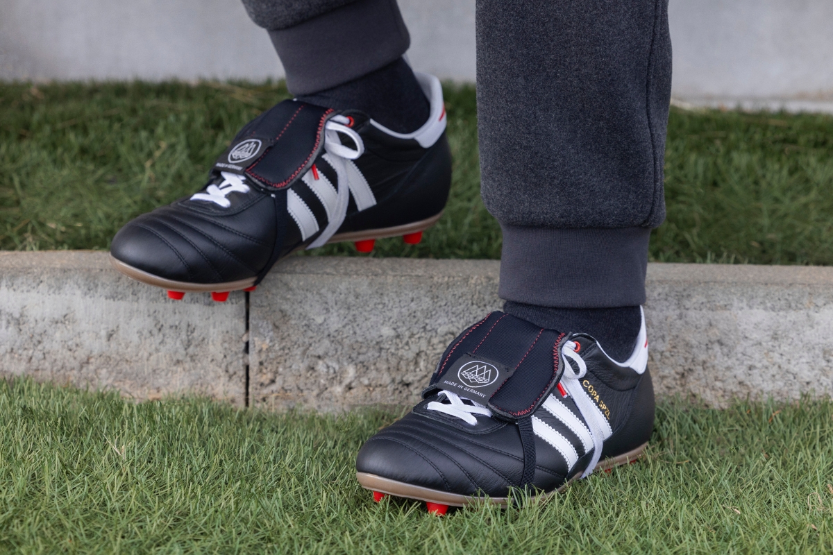 Giày thể thao trong bộ sưu tập SPZL F.C