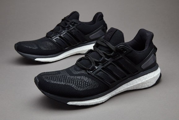 Top 10 những đôi giày adidas mang hiệu năng tốt lại chất lừ