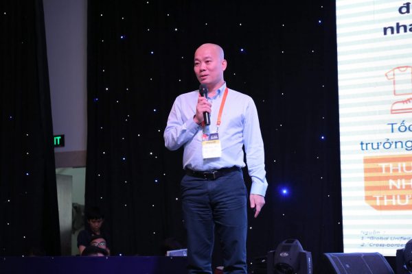 Diễn giả phát biểu tại sự kiện