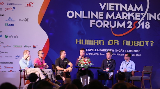 Toạ đàm Phiên 3: Human or Robot? do ông Nguyễn Minh Đức, CEO IMGroup điều phối