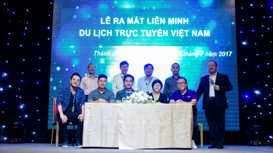Lế ra mắt Liên minh Du lịch trực tuyến Việt Nam