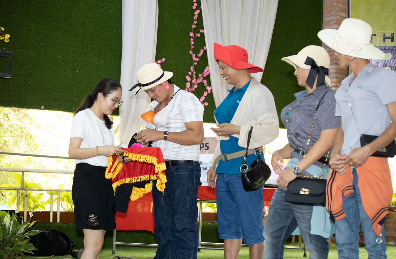 thuê sân khấu, âm thanh chơi teambuilding